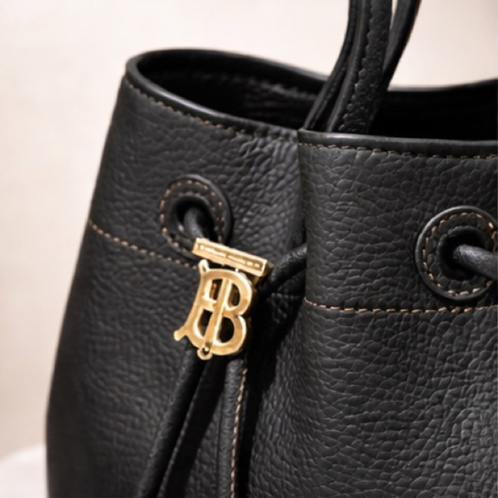 Burberry Black Bucket Leather Shoulder & Handle Bag - Picture 4 of 7